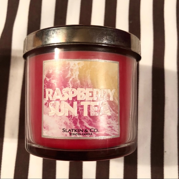 Slatkin & Co. Raspberry Sun Tea - Picture 1 of 3
